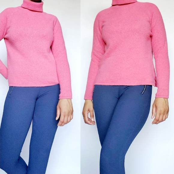 Jeanne Pierre Turtleneck - Picture 1 of 9